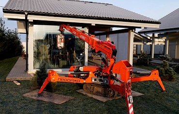 тандем мини-крана PB209CP и вакуумного захвата Arlifter GS-500